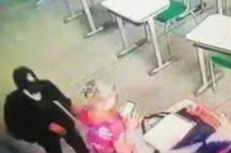 Menoridade penal é debate após aluno de 13 anos matar professora a facadas