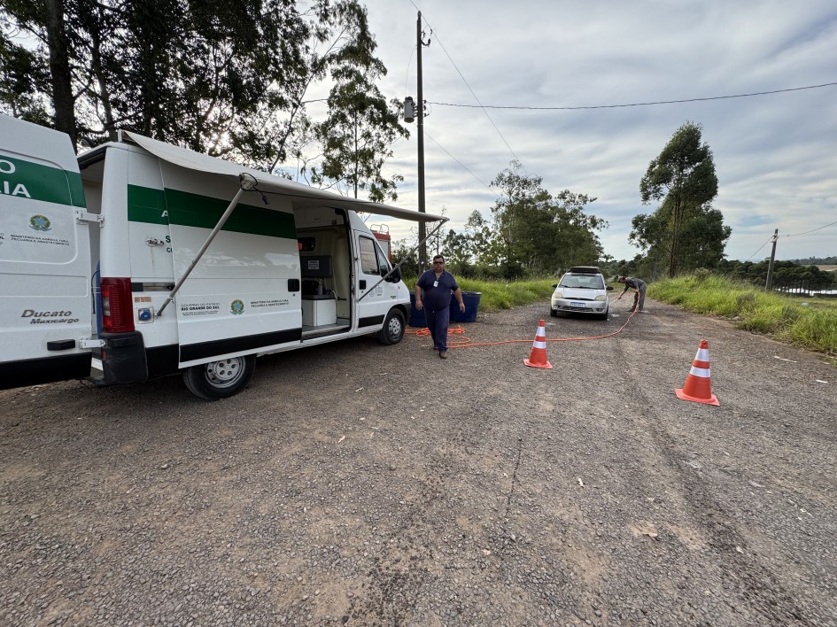 Barreiras sanitárias são instaladas em rodovias para conter gripe aviária no RS