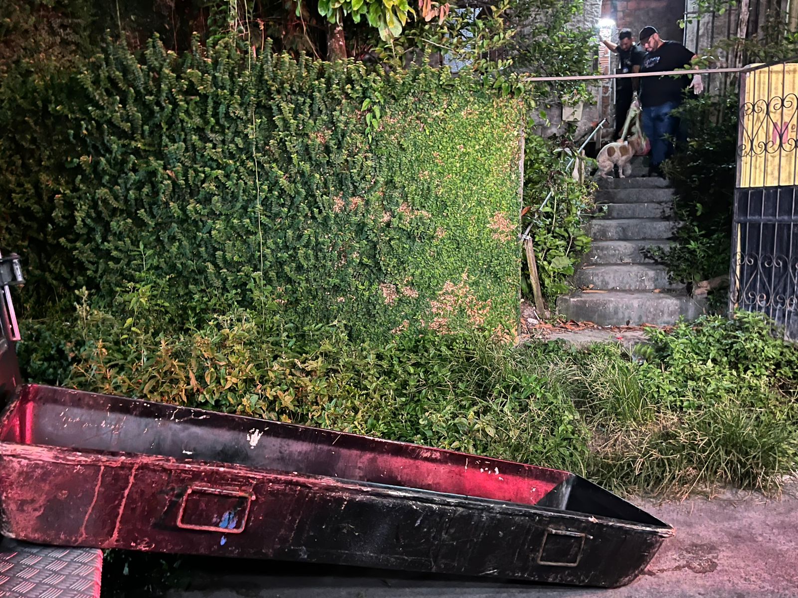 Rezador é encontrado com golpe profundo no pescoço em Manaus