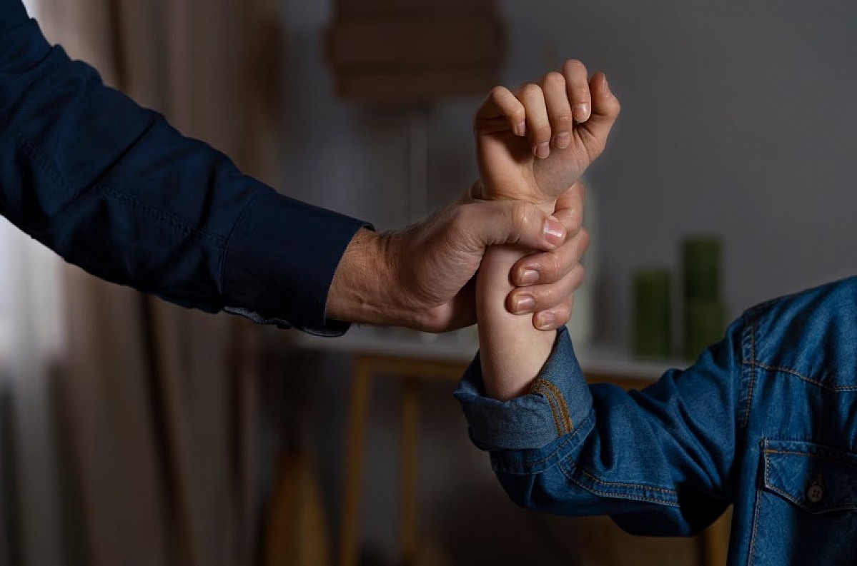 Pintor é preso por estuprar filha de amigo durante serviço em Manacapuru