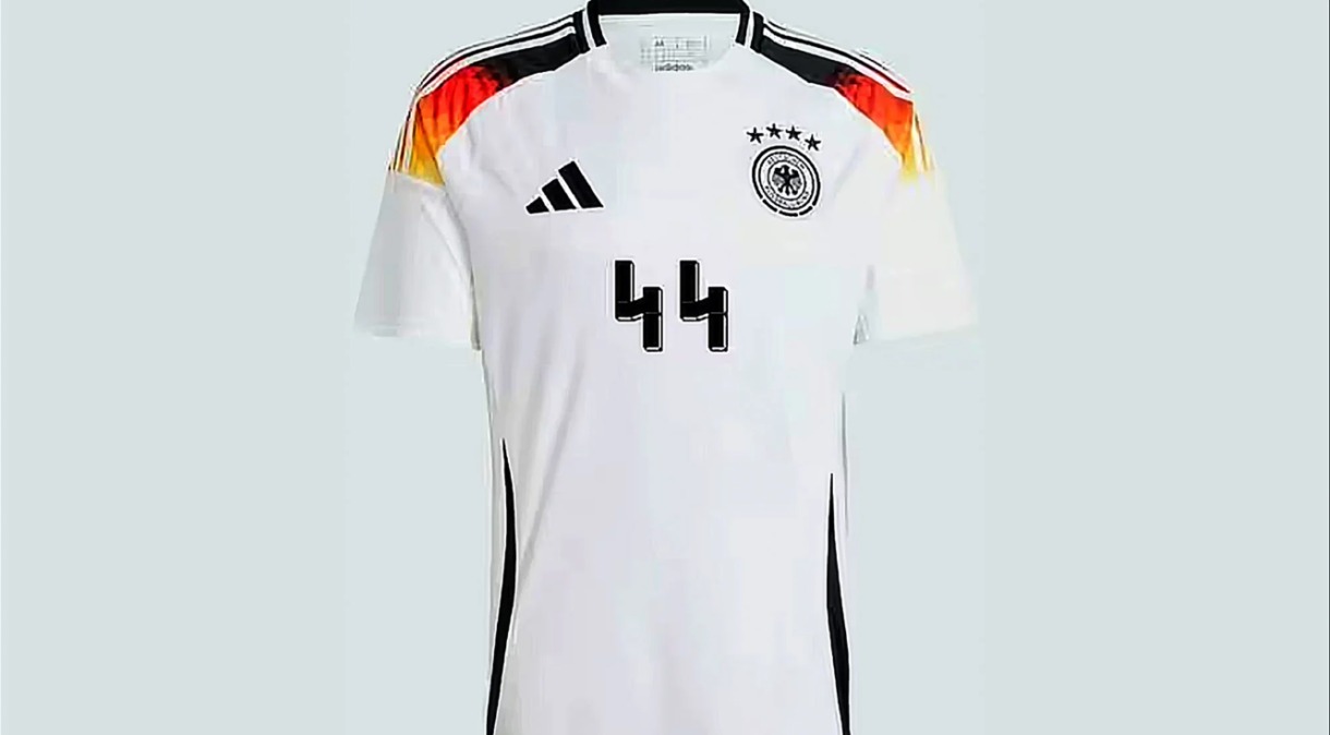 Por lembrar símbolo nazista, número '4' da Seleção da Alemanha será redesenhado