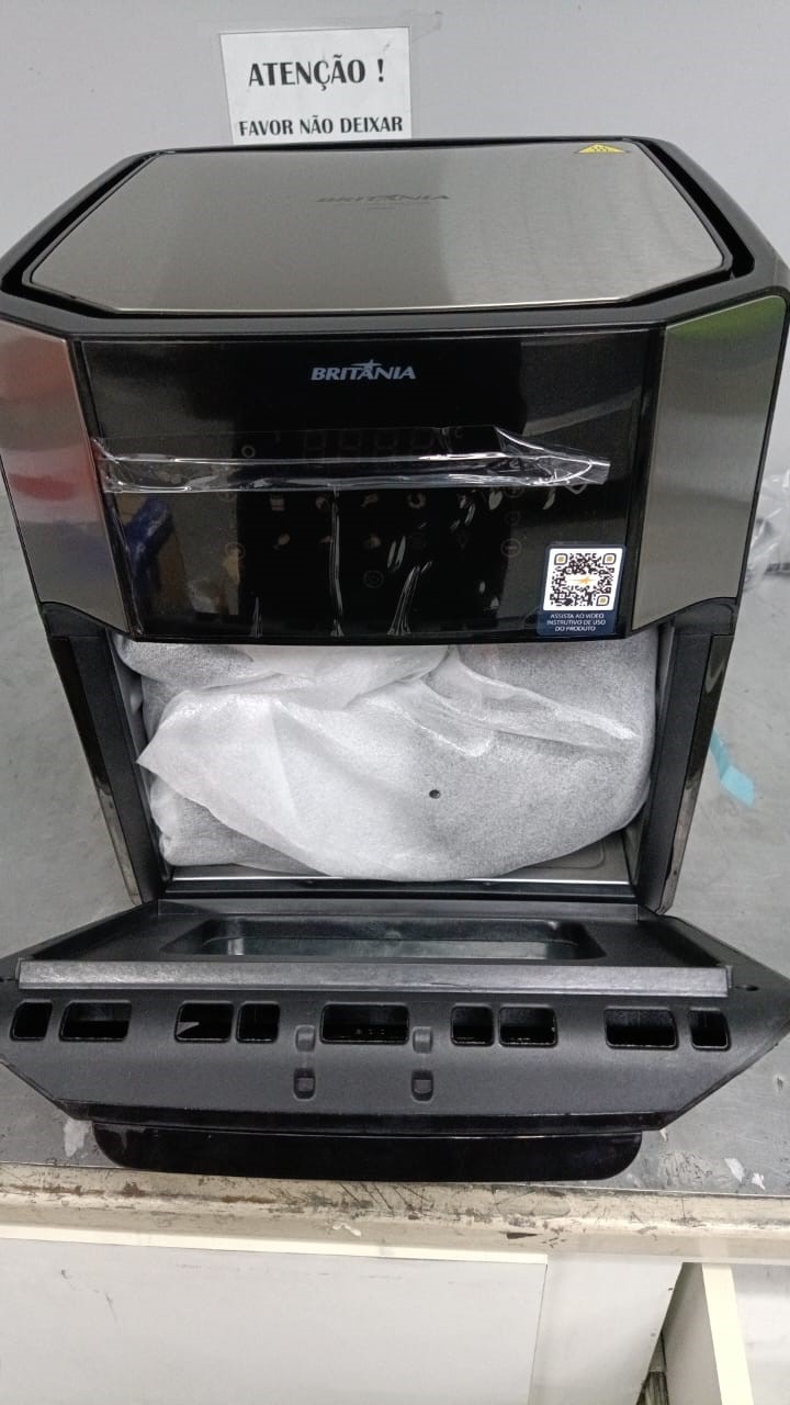 Air Fryer e malas recheadas de drogas são apreendidas em aeroporto de Manaus