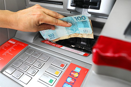 Prefeitura de Manaus anuncia pagamento do 13º salário para este mês; confira