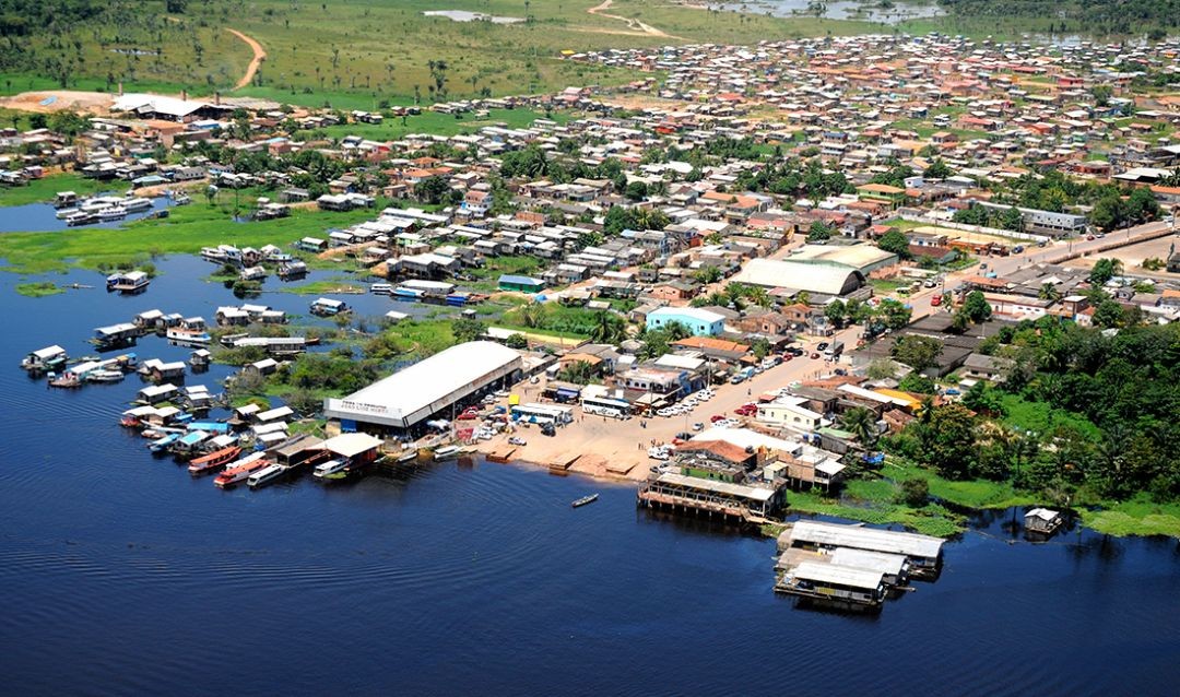 Com verbas do Fundeb, Iranduba reajusta salário de profissionais da educação