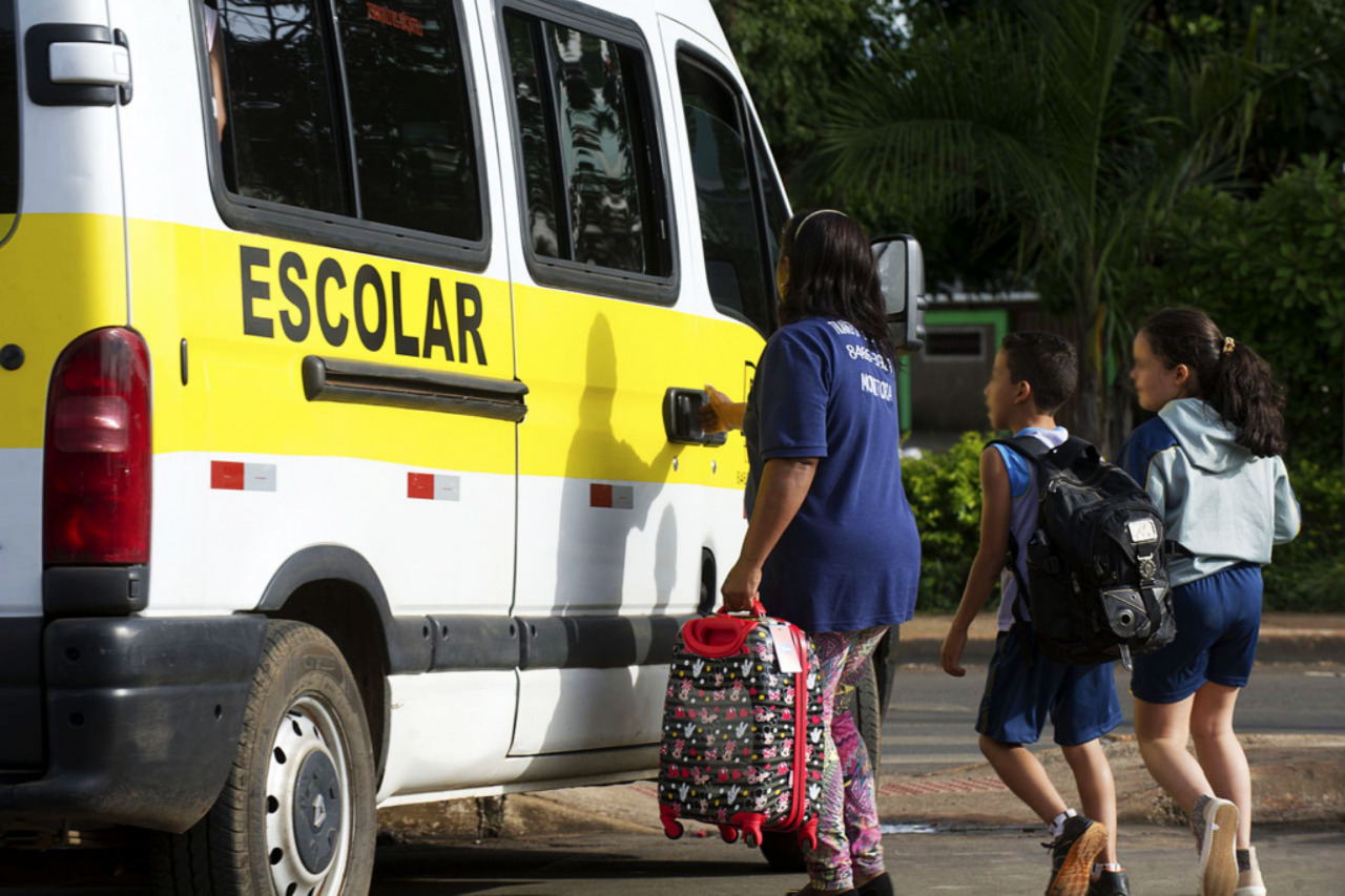 Detran abre inscrições para curso de monitor de transporte escolar em Manaus