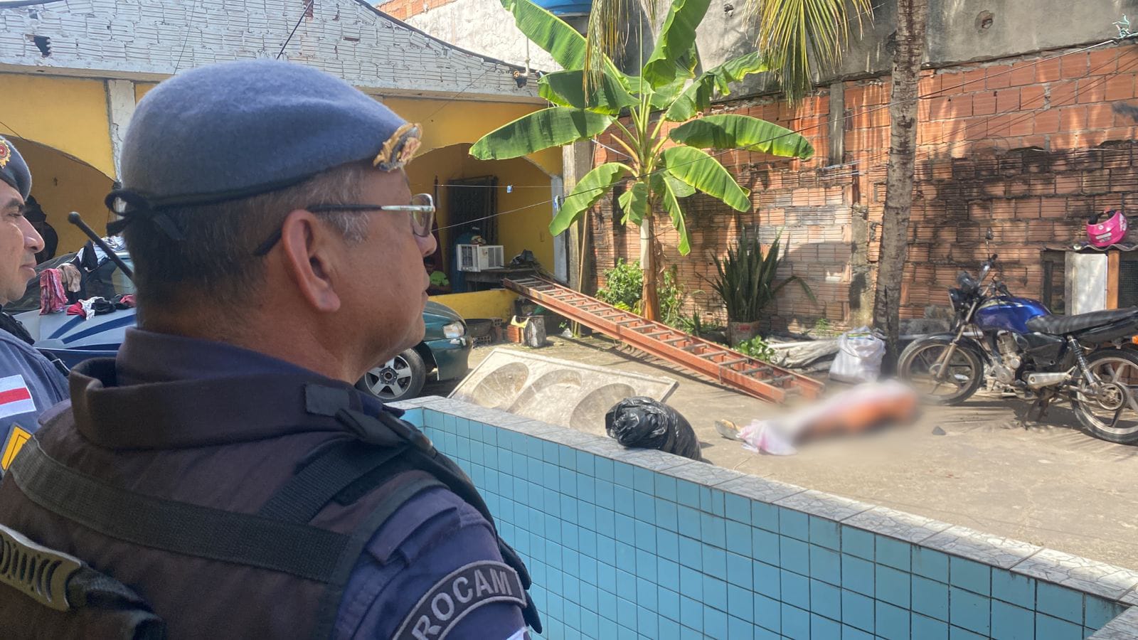 Eletricista é assassinado dentro da casa do pai em Manaus