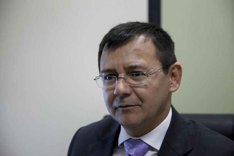 Justiça determina mais transparência em pesquisas eleitorais após ação de Ricardo Nicolau