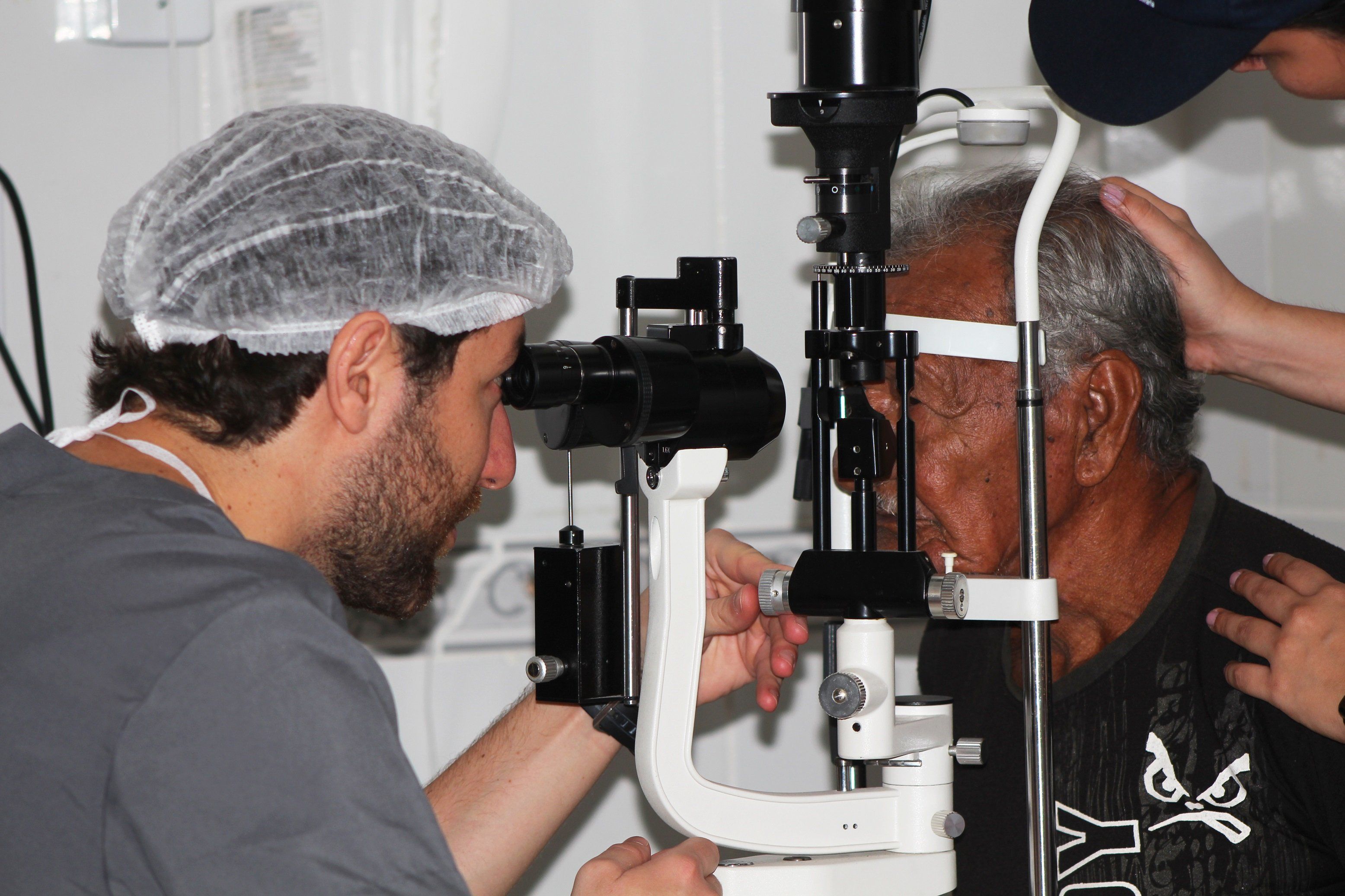 Projeto leva cirurgias oftalmológicas e doações de óculos a moradores de três municípios do Amazonas