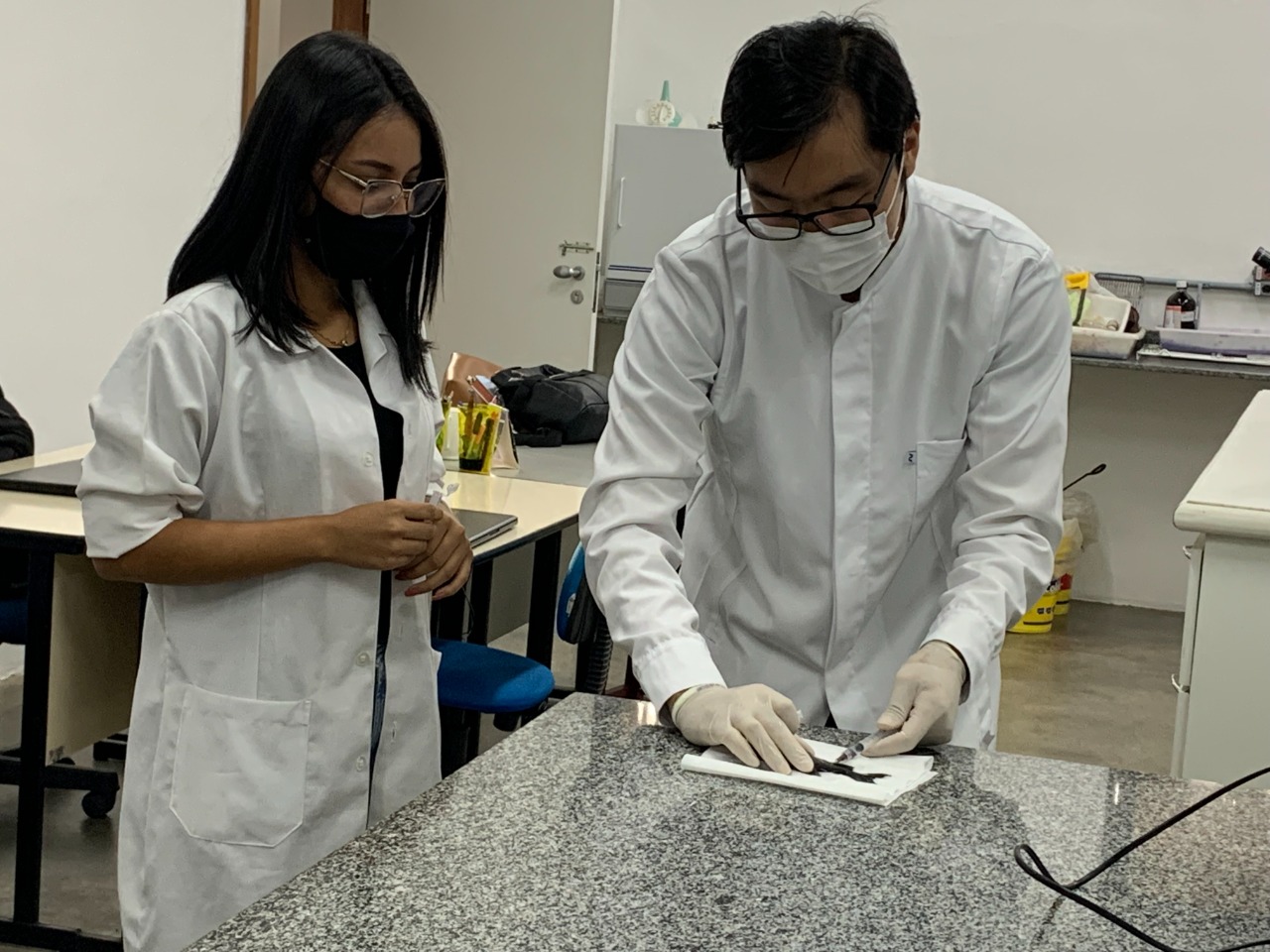 Nilton Lins faz pesquisa com caroços de frutas na ração para tambaquis em Manaus