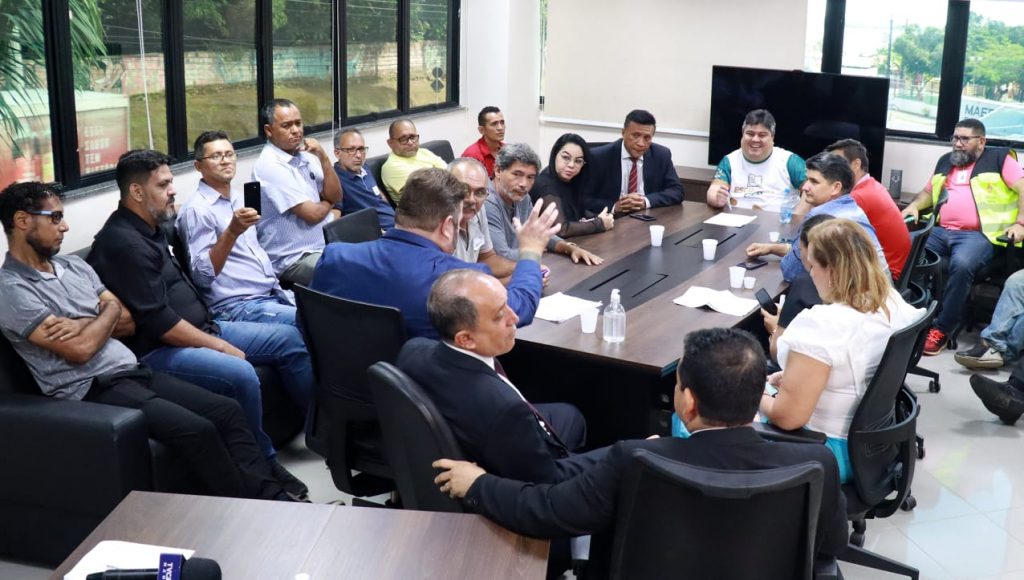 PL que pode tirar Executivo e Alternativo de circulação em Manaus é debatido na CMM