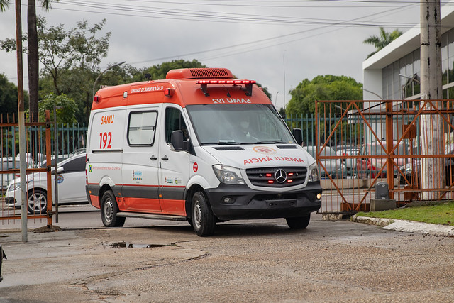 Bebê de um ano morre afogado dentro de balde com água 