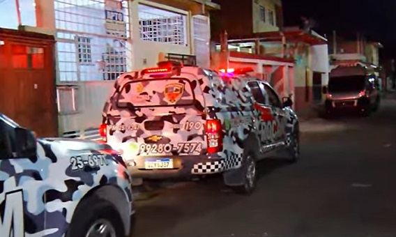 Energia da casa é cortada após mulher e filhos serem mantidos reféns em Manaus