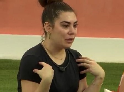 Naiara Azevedo faz discurso de despedida e ameaça desistir do BBB22