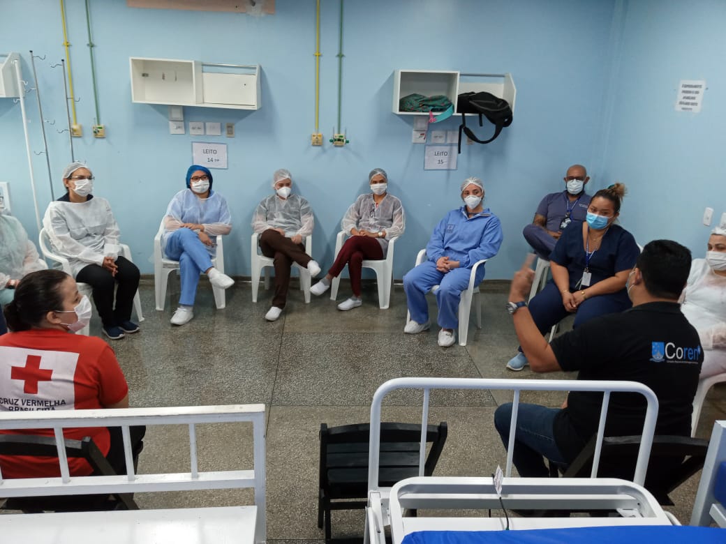 Enfermeiros participam de campanha de prevenção em acidentes de trabalho