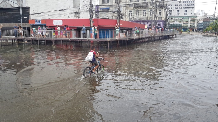 Cheia nos rios do Amazonas deve atingir cota de inundação, diz CPRM
