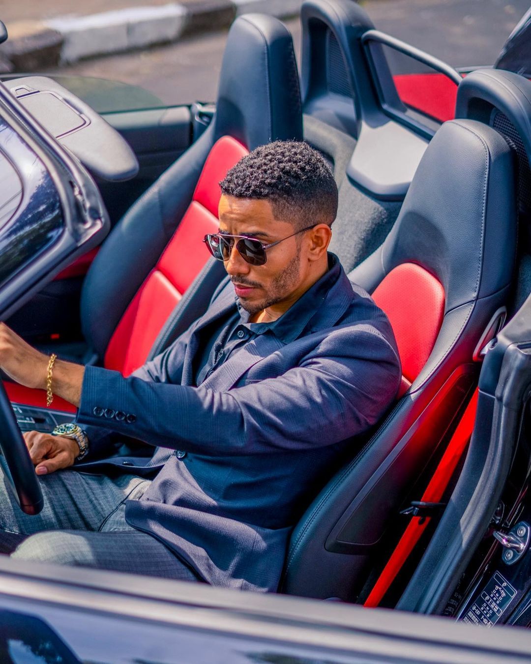 Influencer que ostentava vida de luxo é assassinado dentro de hotel 