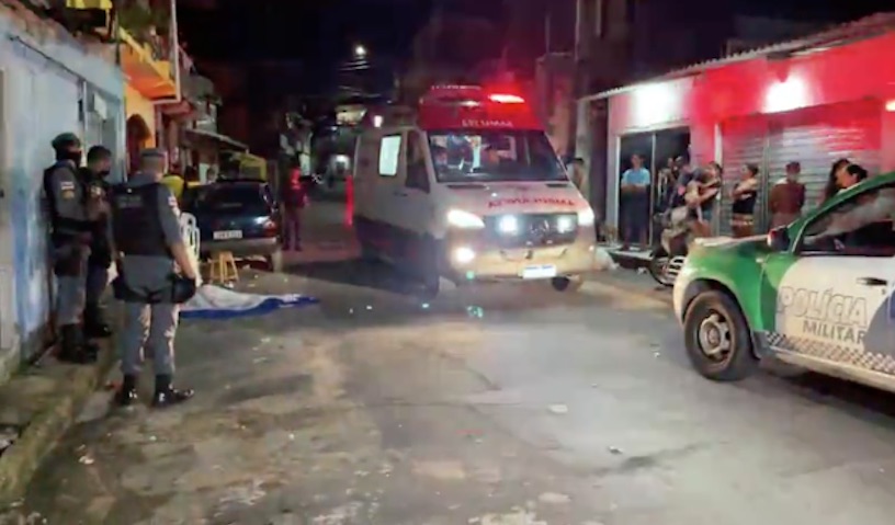 Mulher é executada enquanto jantava com amigo em Manaus