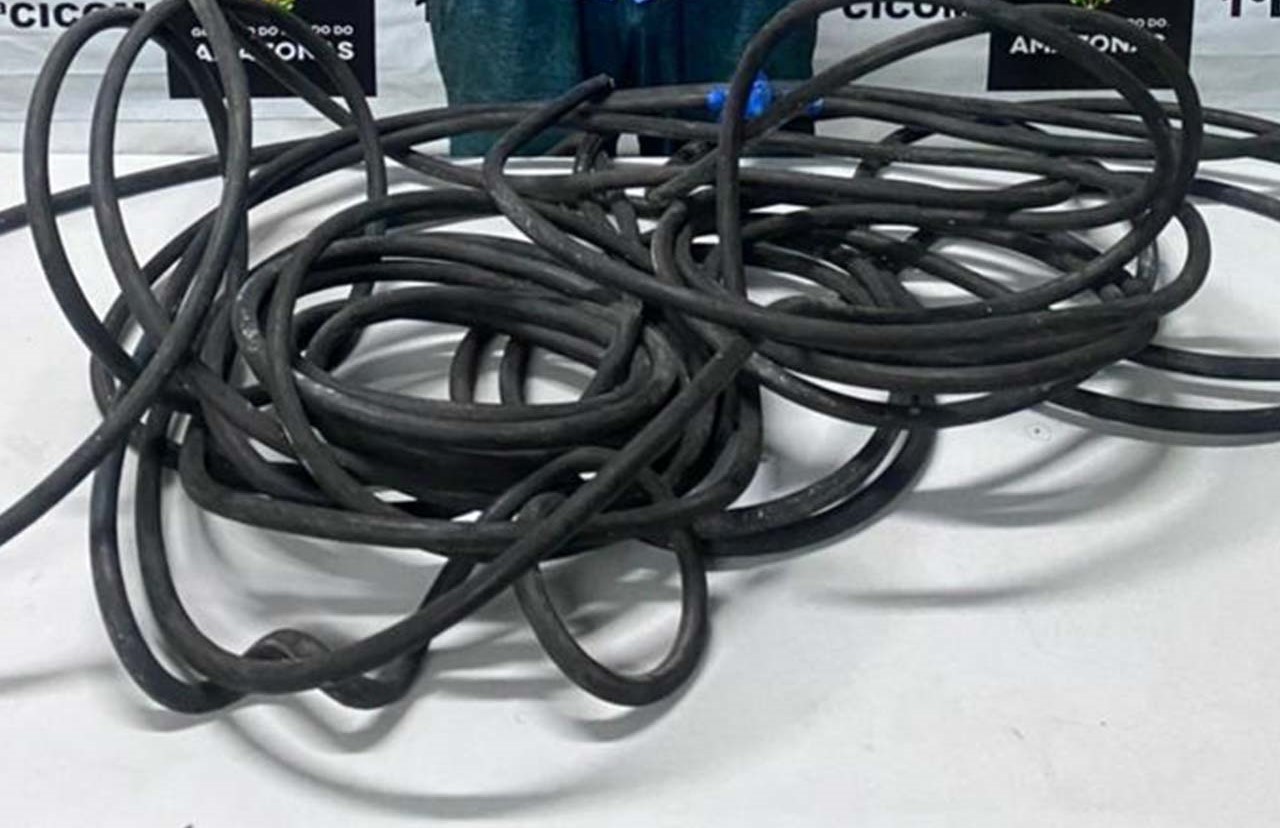 Dupla é detida por furtar cabos de energia elétrica e internet em Manaus 