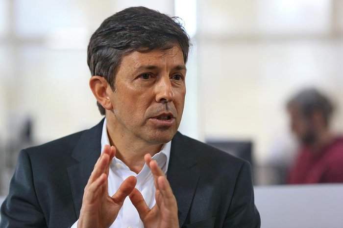 João Amoêdo declara voto em Lula no 2º turno da eleição