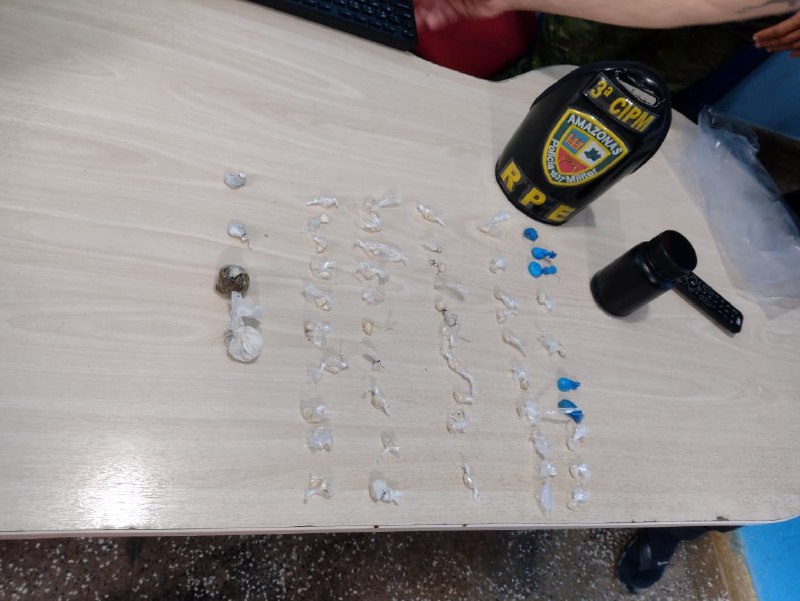 Homem é preso com várias porções de drogas durante abordagem no Amazonas