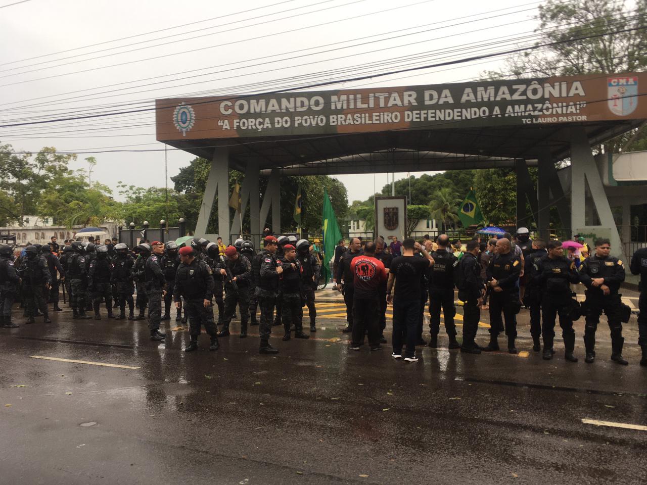 SSP finaliza retirada de bolsonaristas da frente do Comando Militar da Amazônia em Manaus