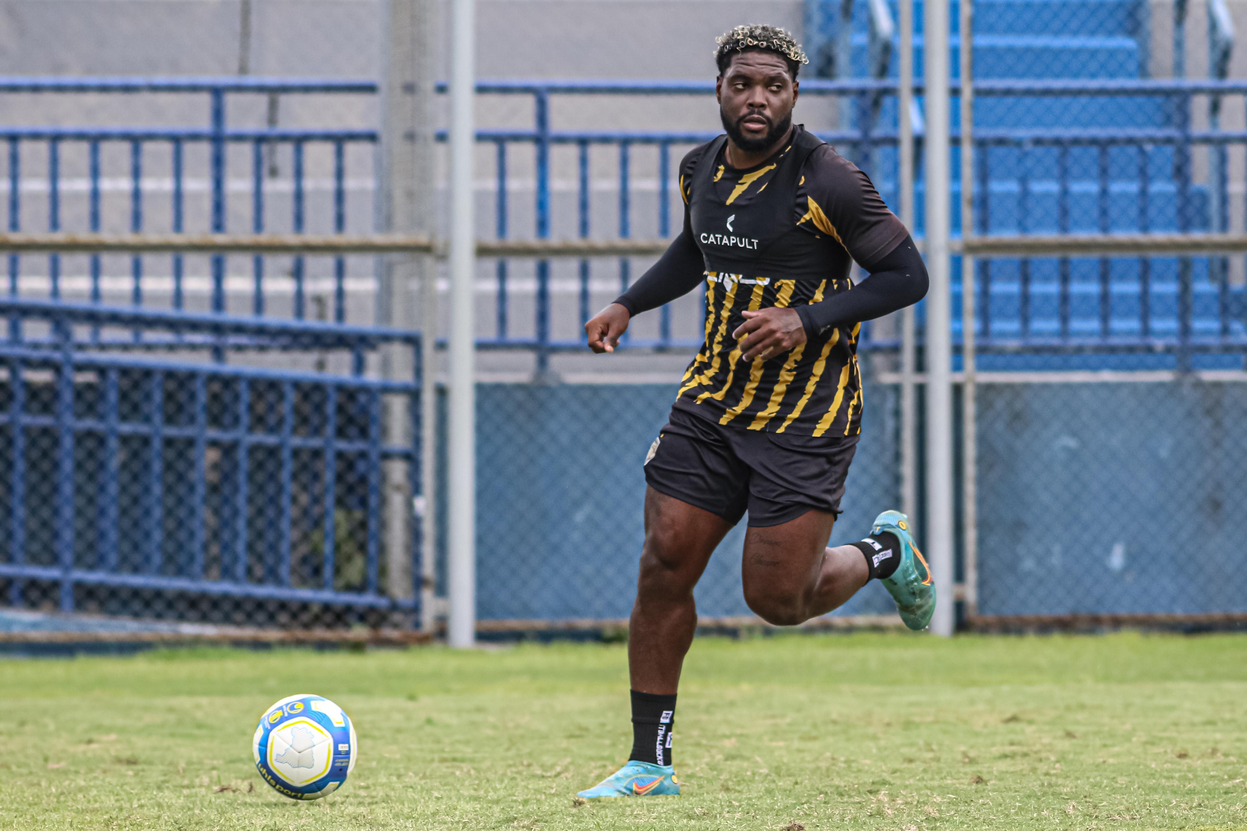 Amazonas FC inicia venda de ingressos para jogo diante do Goiás