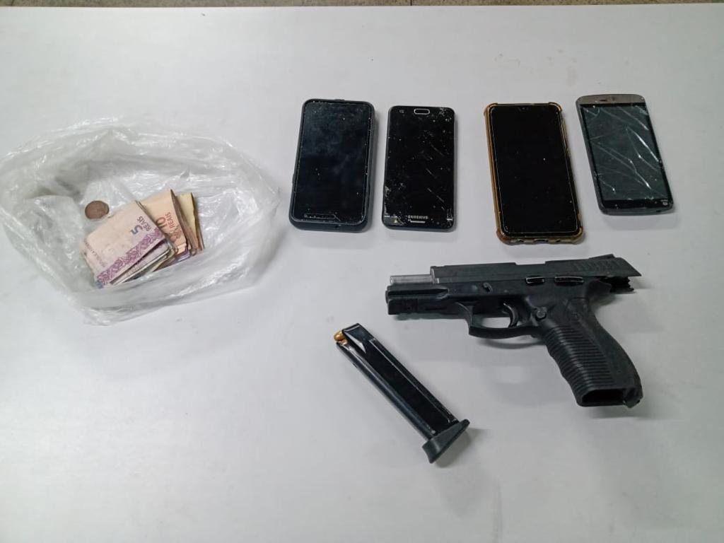 Suspeito é espancado após assaltar clientes de rede de fast-food em Manaus