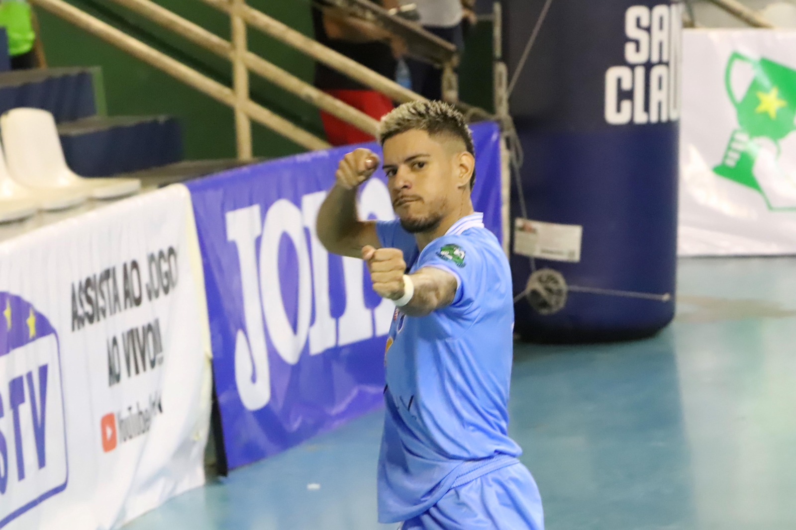 Grêmio da Amazônia-AM goleia Brasília-DF e está na semifinal da Taça Brasil de Futsal