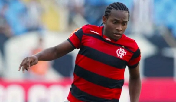 Willians, ex-volante do Flamengo, tem prisão decretada e está foragido