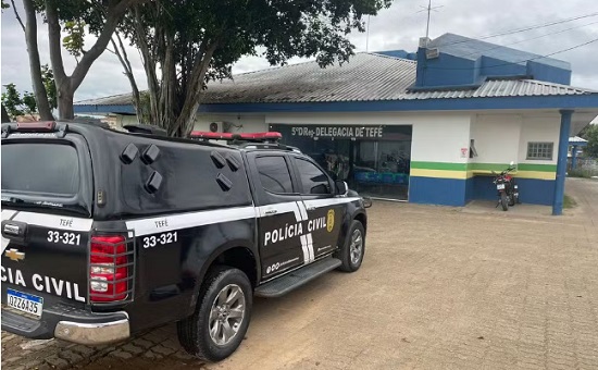 Indígena é preso suspeito de estuprar primo de 8 anos em campo de futebol em Tefé