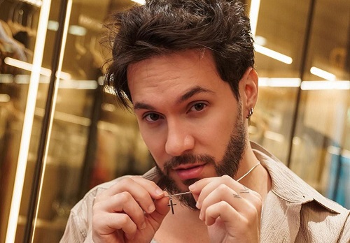 Eliezer rebate críticas e diz que traçou estratégias para ganhar dinheiro: 'pai da Lua'