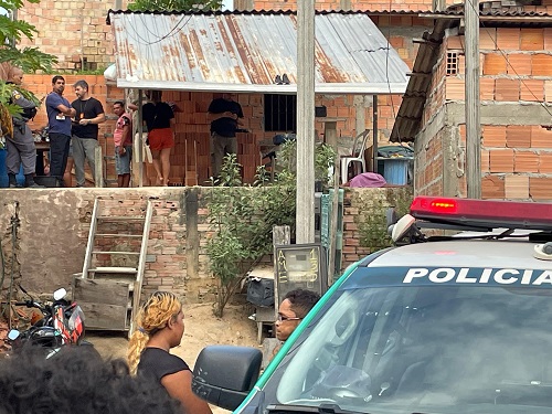 Homem mata próprio irmão a facadas ao visitar a família no Nova Vitória