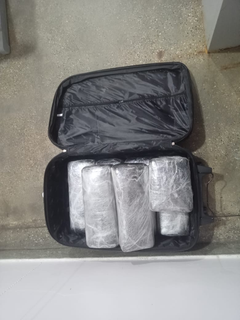 Exército prende três pessoas com 12 kg de drogas em aeroporto de São Gabriel da Cachoeira