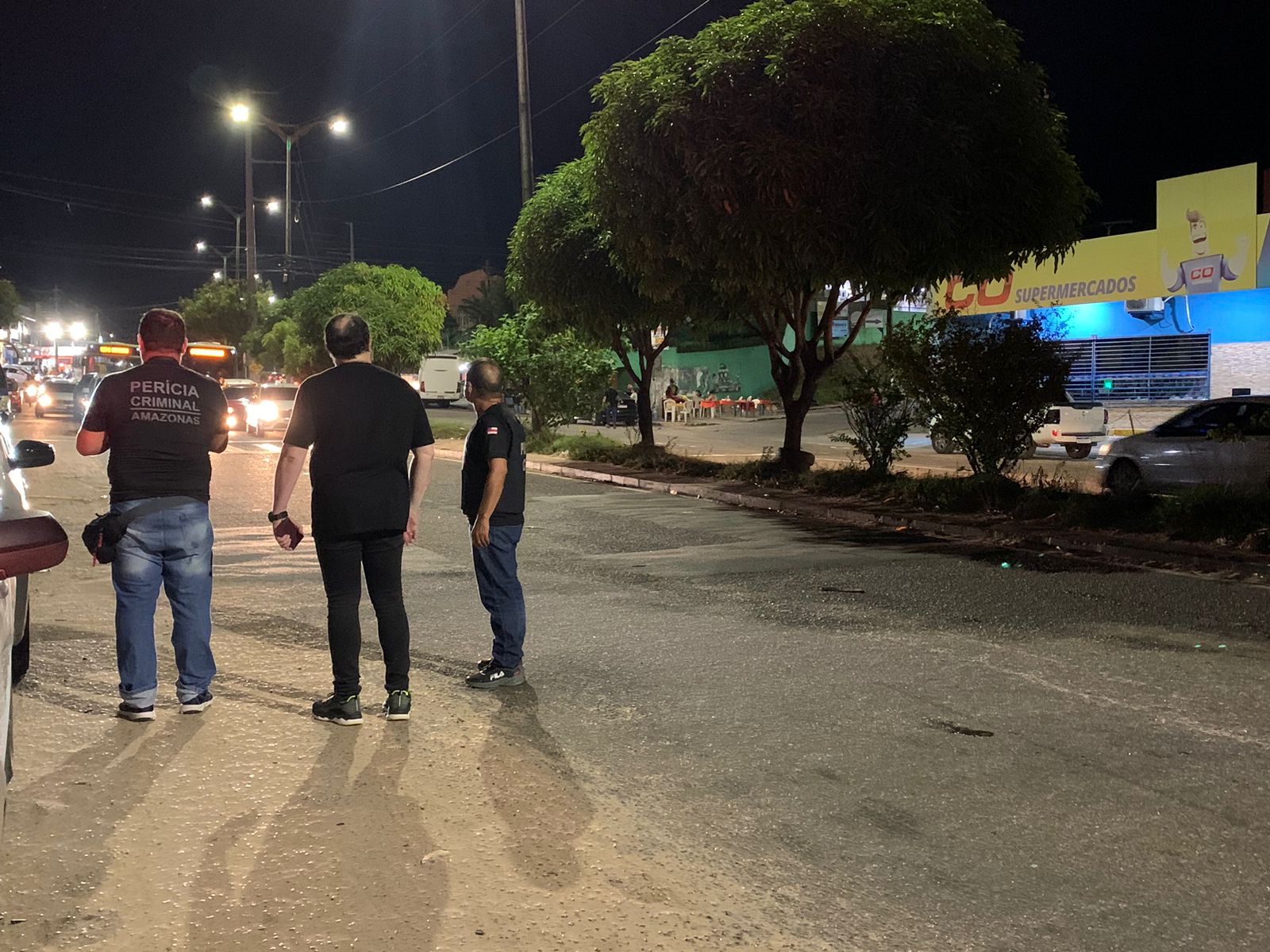 Homem morre após ser atropelado e arrastado mais de 50 metros por carro na Compensa