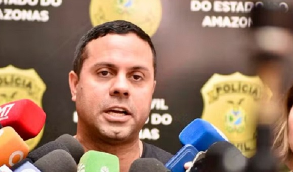 Delegado Ericson Tavares se entrega à polícia após ter prisão decretada em Manaus