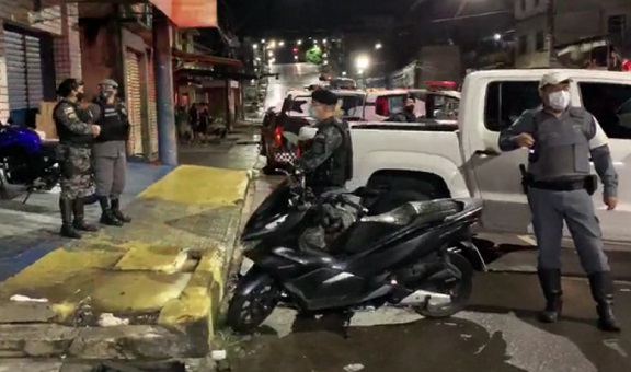 Militares da Marinha são presos em festa clandestina em Manaus