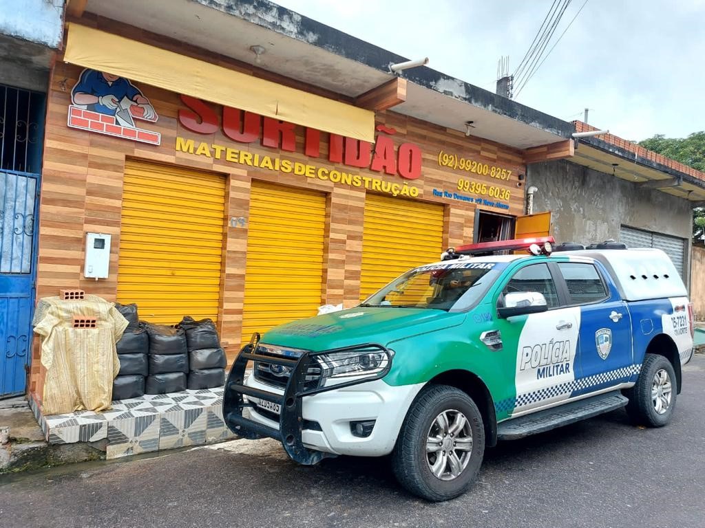 Empresário é feito refém durante assalto a loja em Manaus