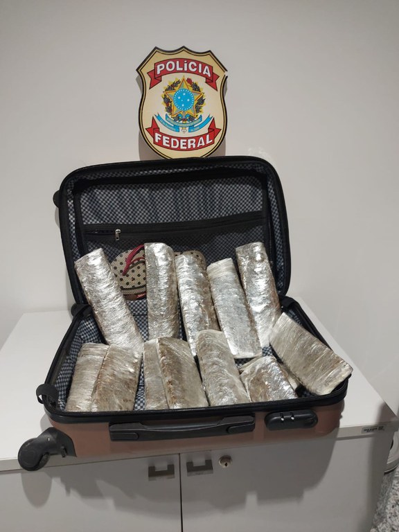 PF prende em aeroporto mulher que saiu de Manaus com 3kg de supermaconha