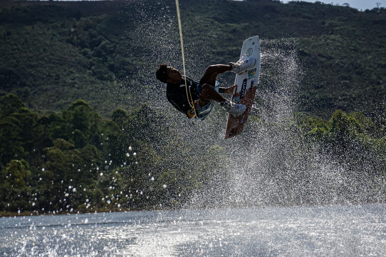 Na Itália, atleta amazonense conquista 2° lugar no Wakeboard