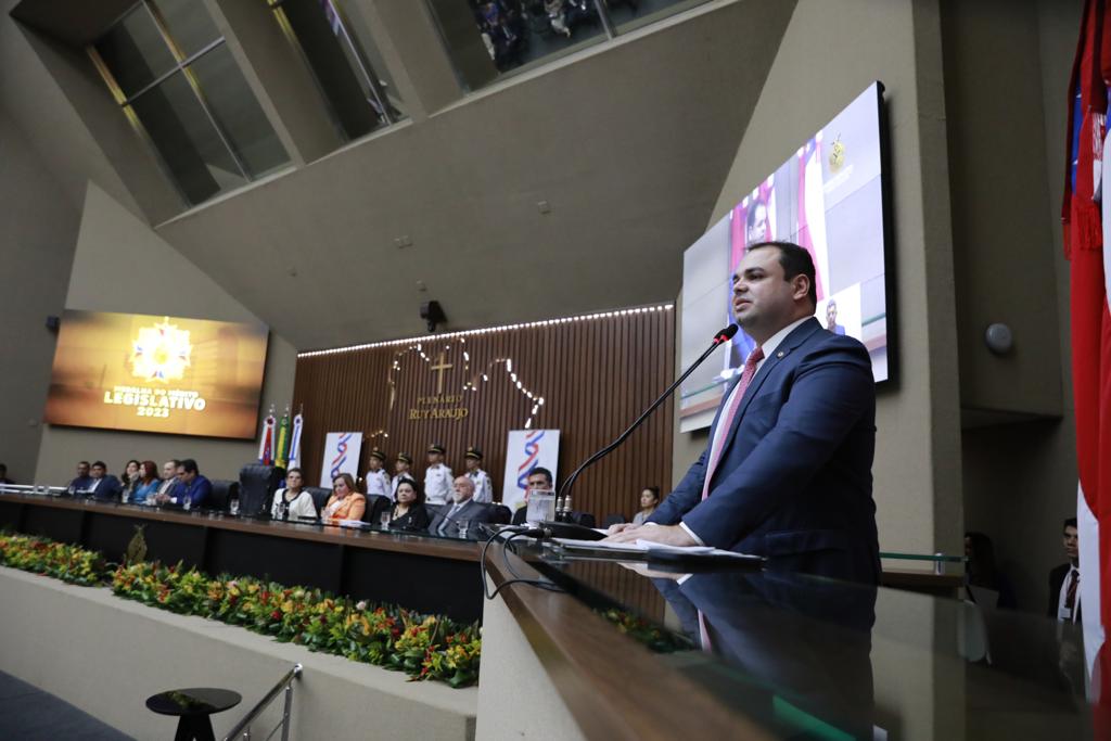 Veja os nomes das 26 personalidades que receberam a Medalha do Mérito Legislativo 2023 na Aleam