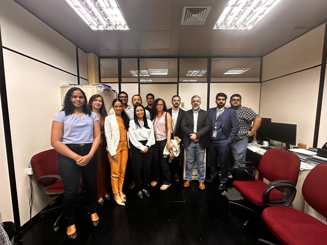 Aprovados em concurso cancelado da CMM participam de sessão e cobram revogação da anulação