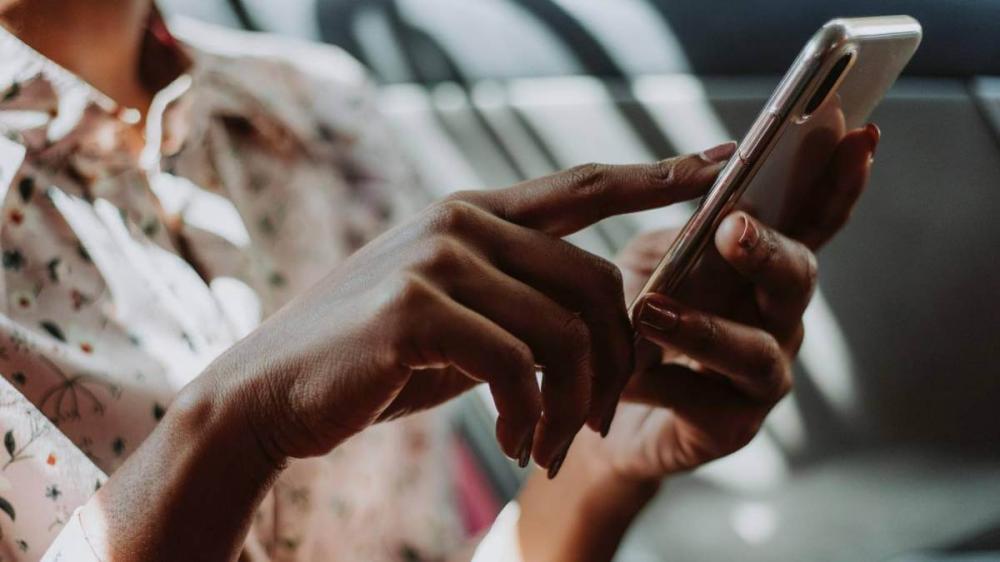 Homem é preso por pedir R$ 2 mil para devolver celular roubado a dona do aparelho em Manaus