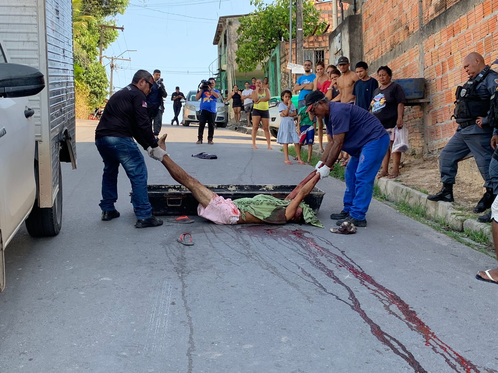 Homem é perseguido por criminosos e executado com 4 tiros em Manaus