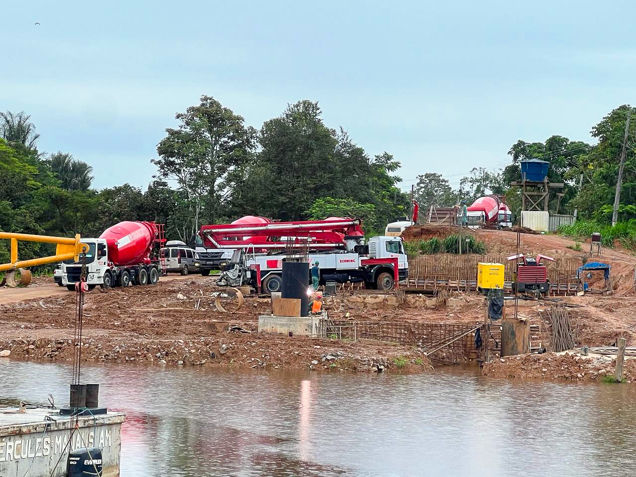 Dnit inicia produção de blocos de concreto para construção de ponte na BR-319