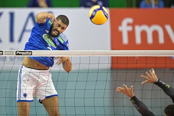 Jogador de vôlei Wallace, que ameaçou Lula, tem pena de detenção substituída por multa de R$ 20 mil