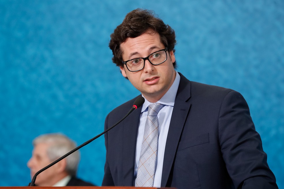 Bolsonaro exonera Fábio Wajngarten e nomeia militar para comandar Secom