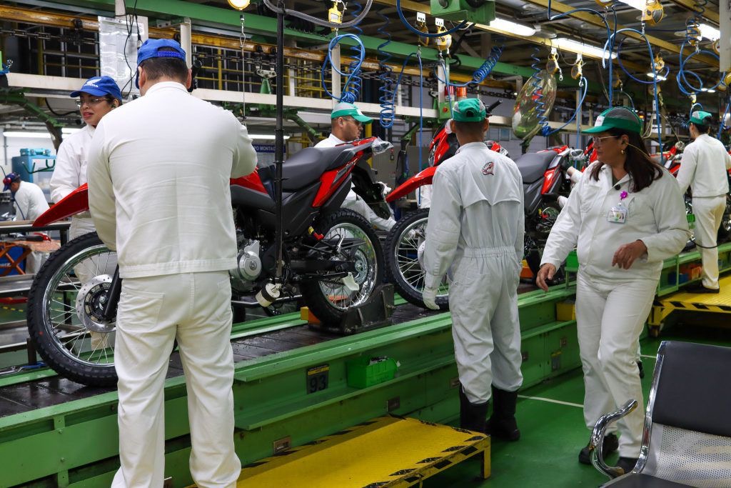 Economia do Amazonas acelera com crescimento do PIB e empregos em alta