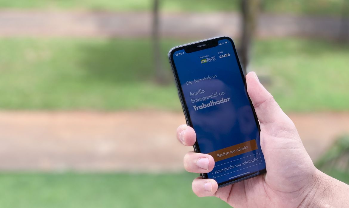 Caixa paga hoje auxílio emergencial a nascidos em julho