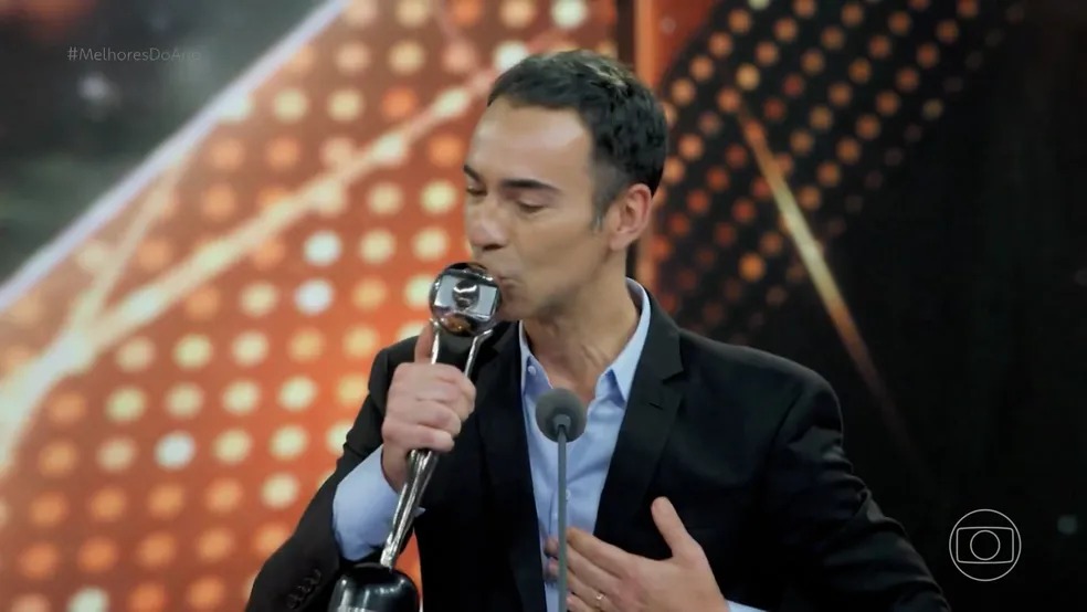 César Tralli ganha prêmio 'Melhores do Ano' na categoria Jornalismo