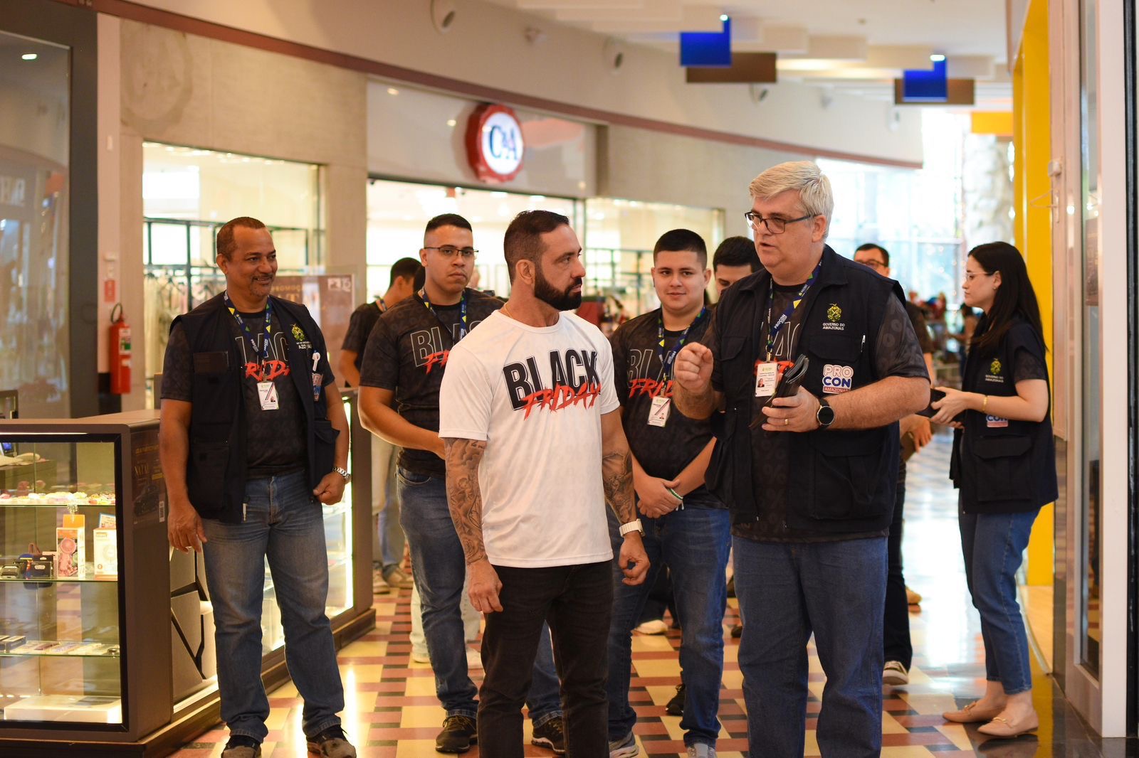 Procon autua lojas por tentarem enganar clientes durante a Black Friday em Manaus